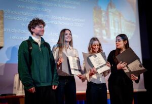 Certyfikaty UEK dla uczniów LO